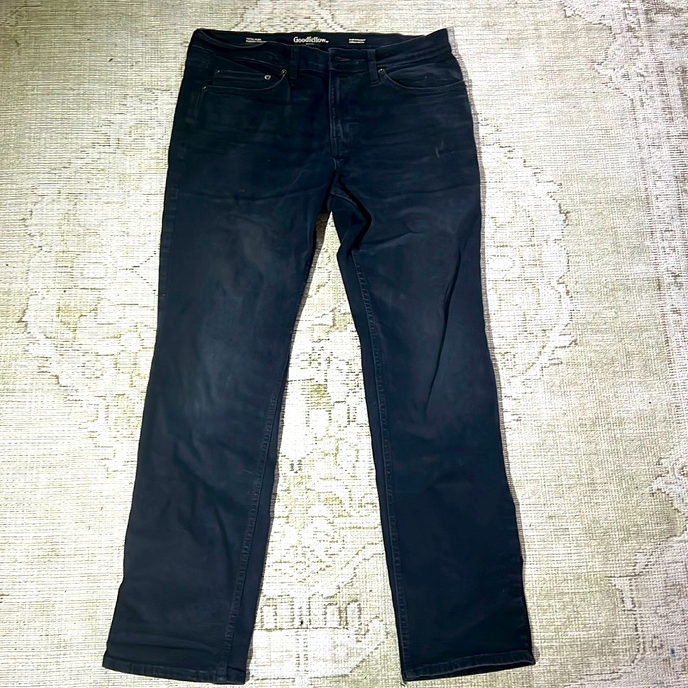 Upgrade your wardrobe with Goodfellow & co. Slim straight men’s jeans 34wx32L